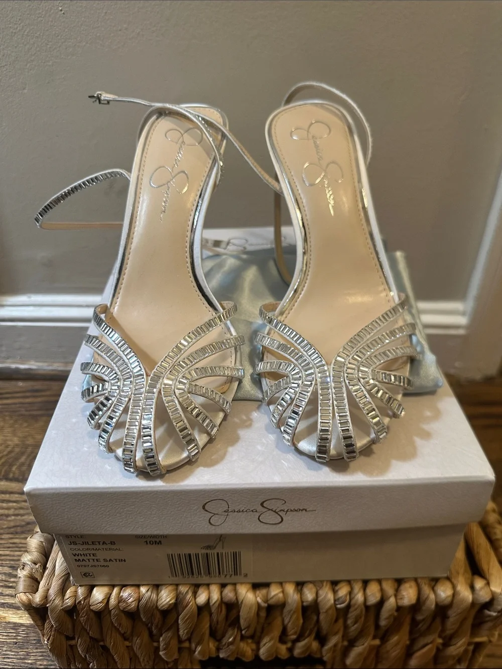 Jessica Simpson worn once